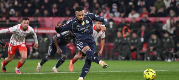 MK体育-包含姆巴佩爆冷击败澳大利亚队，出色防守引爆全场！的词条