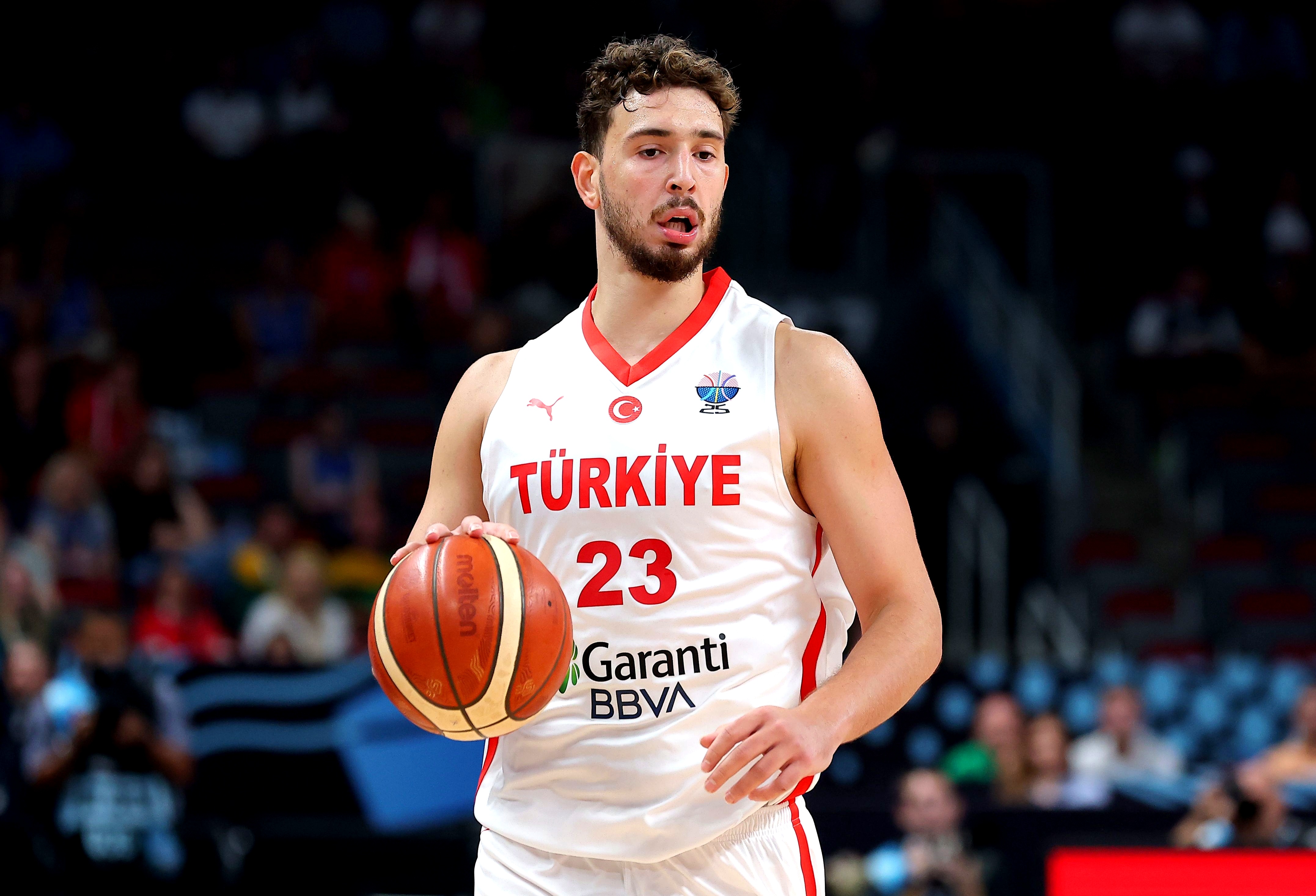 欧篮联赛程吃紧，洛杉矶快船加时末段临场应变，更衣室稳定，训练强度明显提升(欧洲篮球联赛直播在线观看)