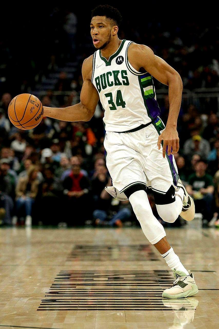 关于浓眉哥连续二十场比赛得分超过高光表现，FPX挑战极限！的信息